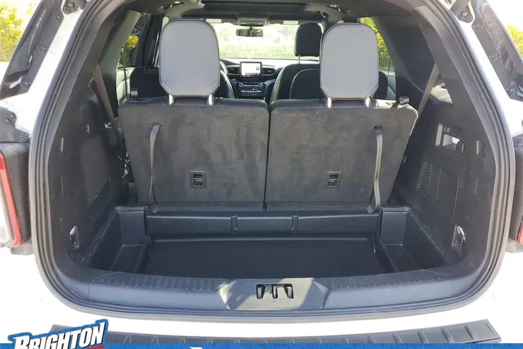 2023 Ford Explorer ST-Line photo 1