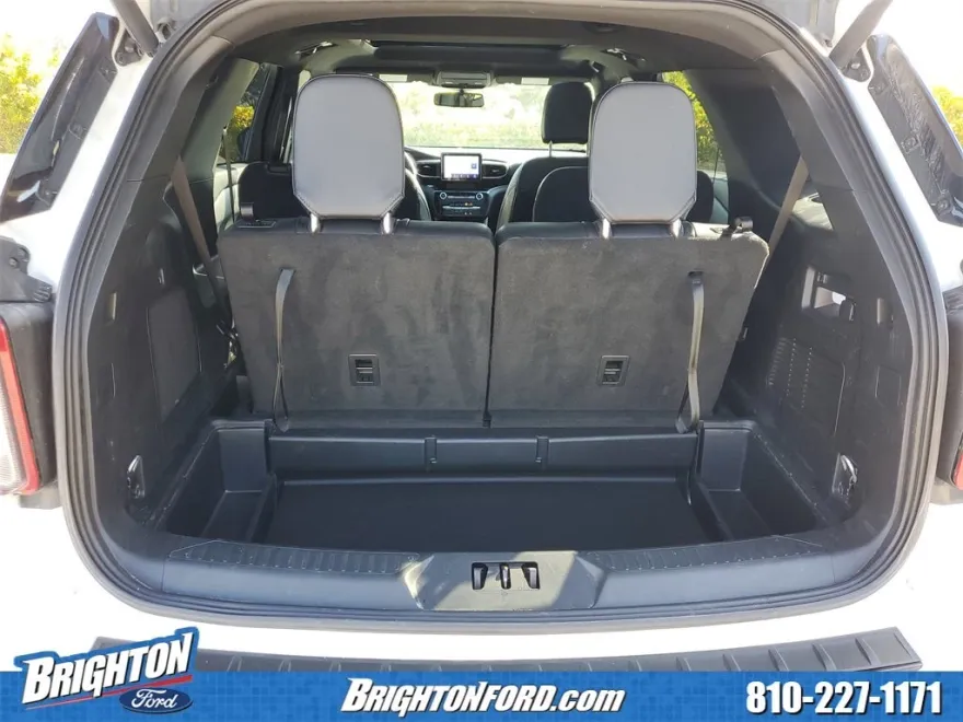 2023 Ford Explorer ST-Line photo 1