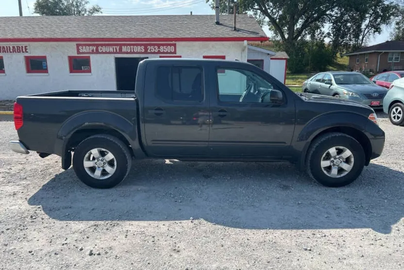 2012 Nissan Frontier SV photo 1