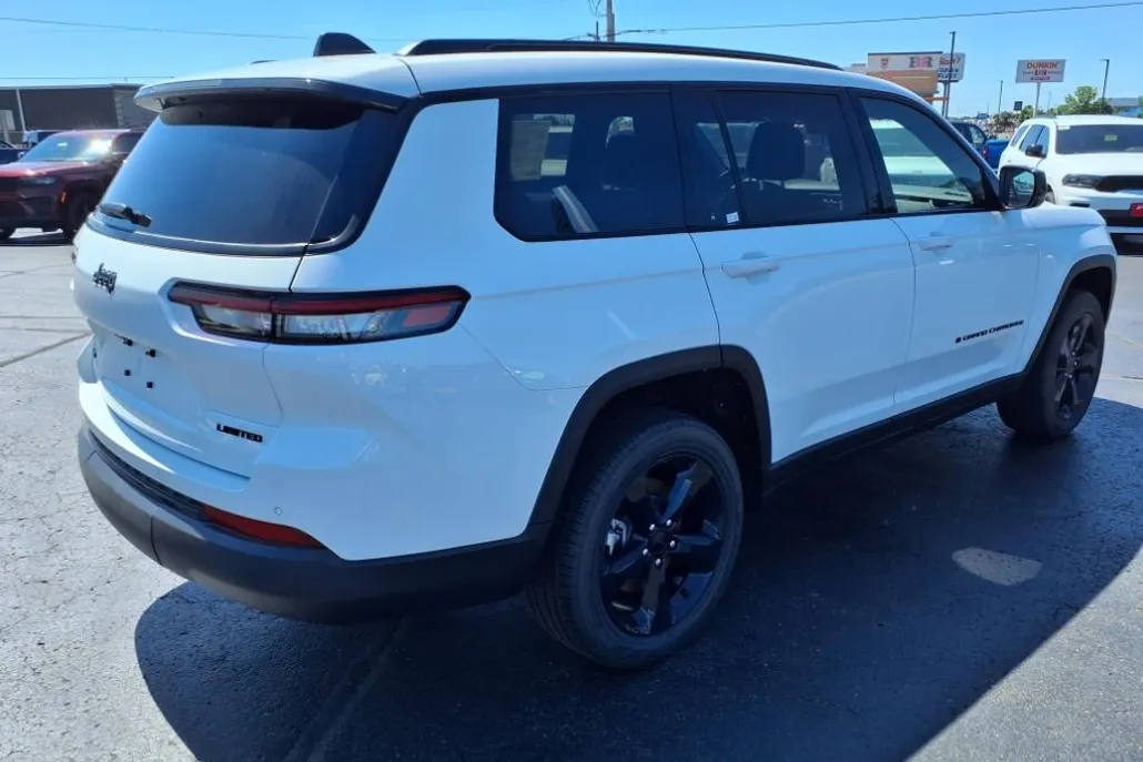 2025 Jeep Grand Cherokee Limited photo 1