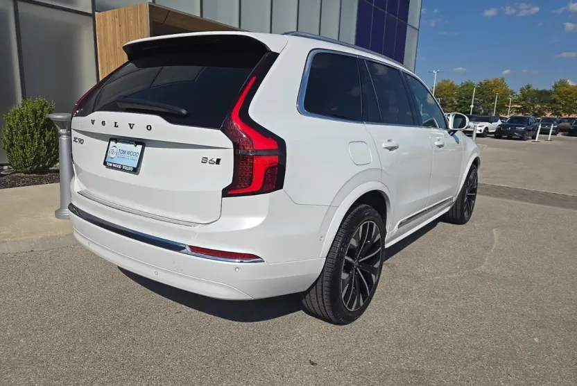 2026 Volvo XC90 Plus photo 1