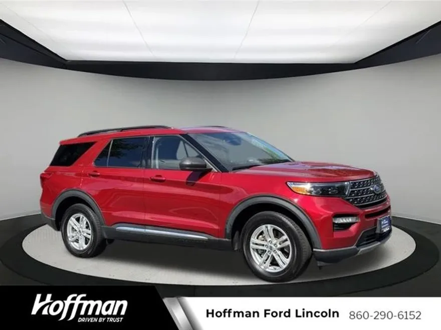 2022 Ford Explorer XLT photo 1