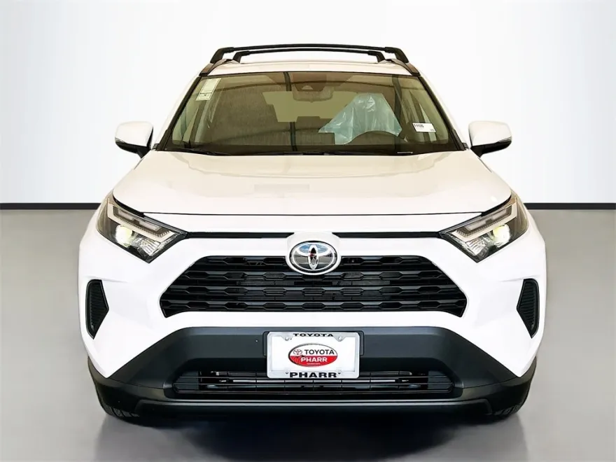 2025 Toyota RAV4 XLE photo 1