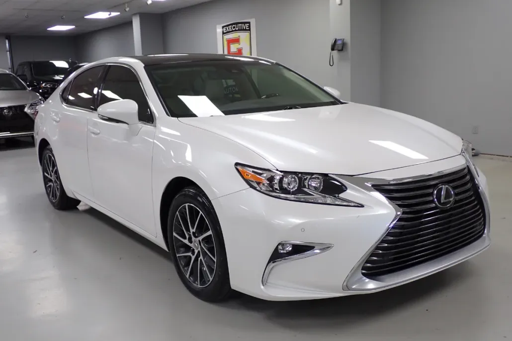 2017 Lexus ES 350 photo 1