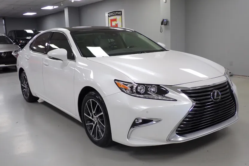 2017 Lexus ES 350 photo 1