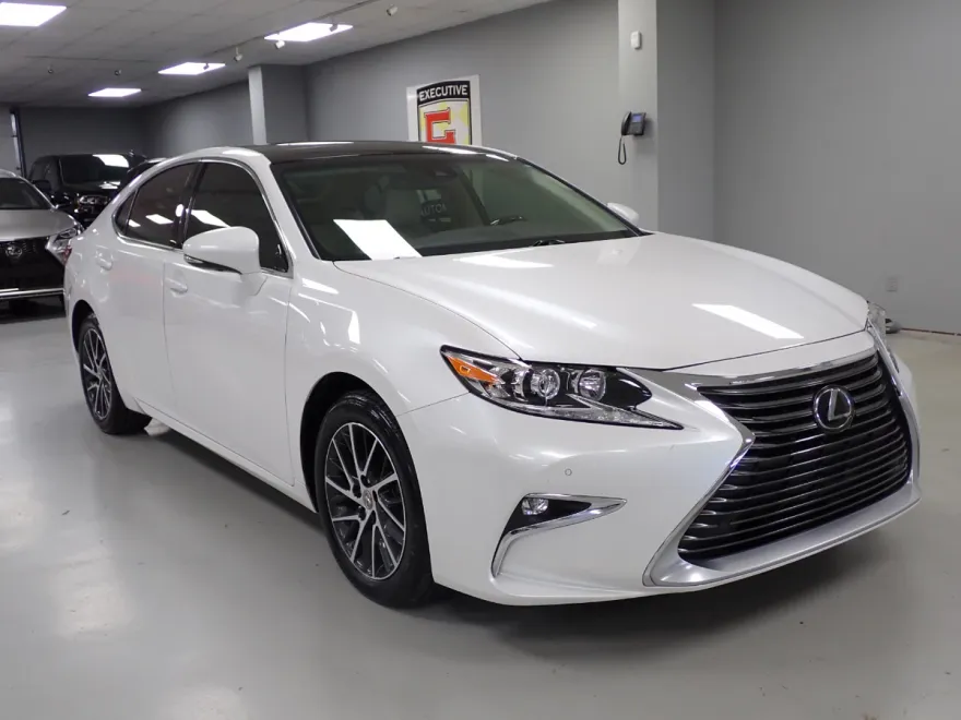 2017 Lexus ES 350 photo 1