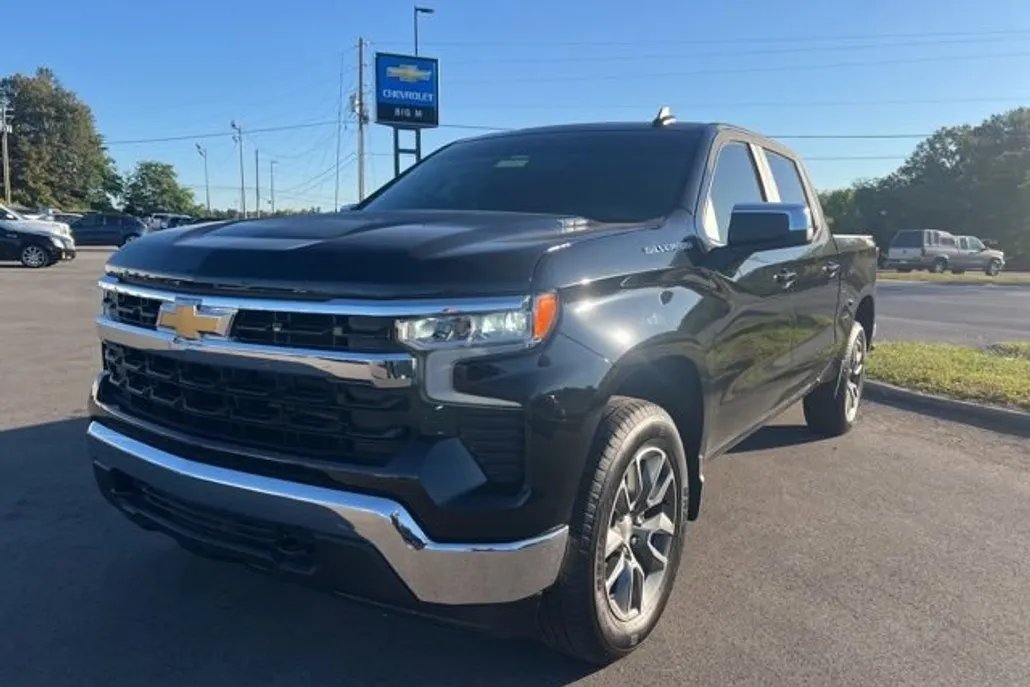 2025 Chevrolet Silverado 1500 LT photo 1