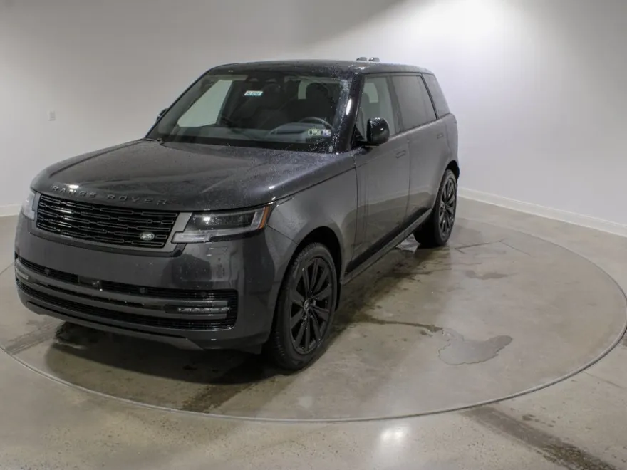 2025 Land Rover Range Rover SE photo 1