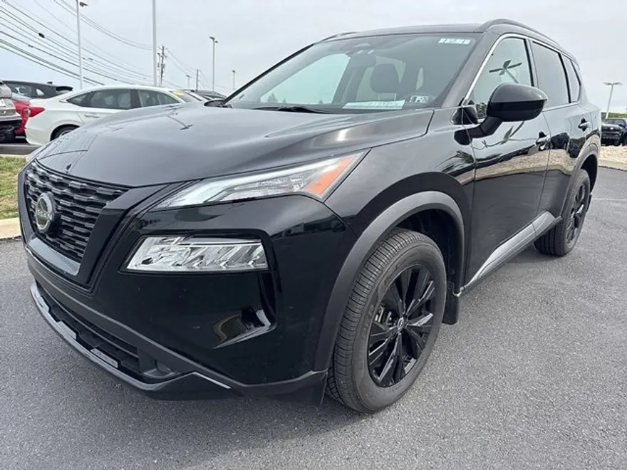 2023 Nissan Rogue AWD SV photo 1