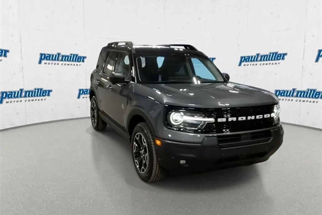 2025 Ford Bronco Sport Outer Banks photo 1