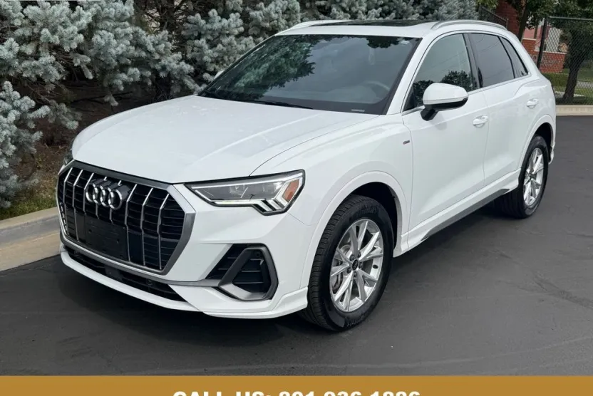 2025 Audi Q3 S line Premium photo 1