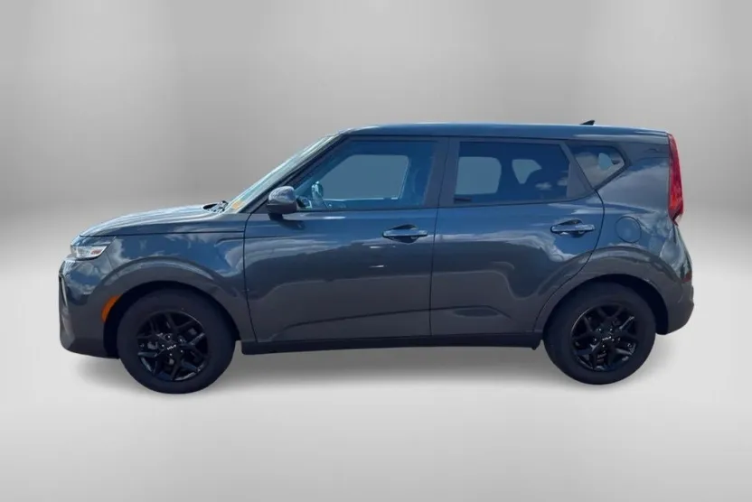 2022 Kia Soul LX photo 1