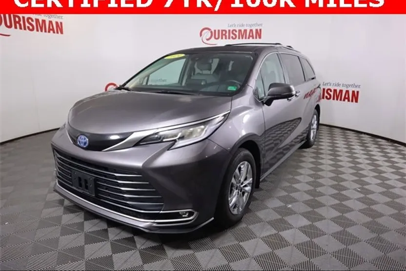 2024 Toyota Sienna Limited photo 1