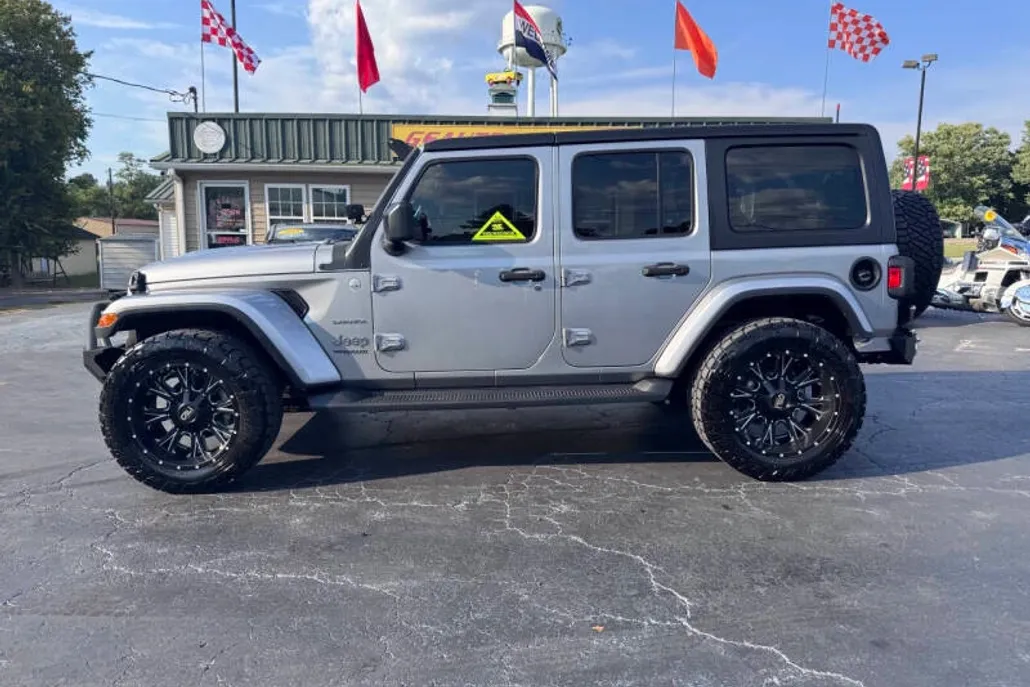2018 Jeep Wrangler Unlimited Sahara photo 1