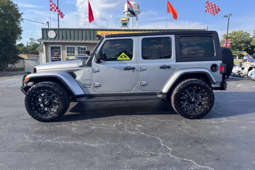 2018 Jeep Wrangler Unlimited Sahara photo 1