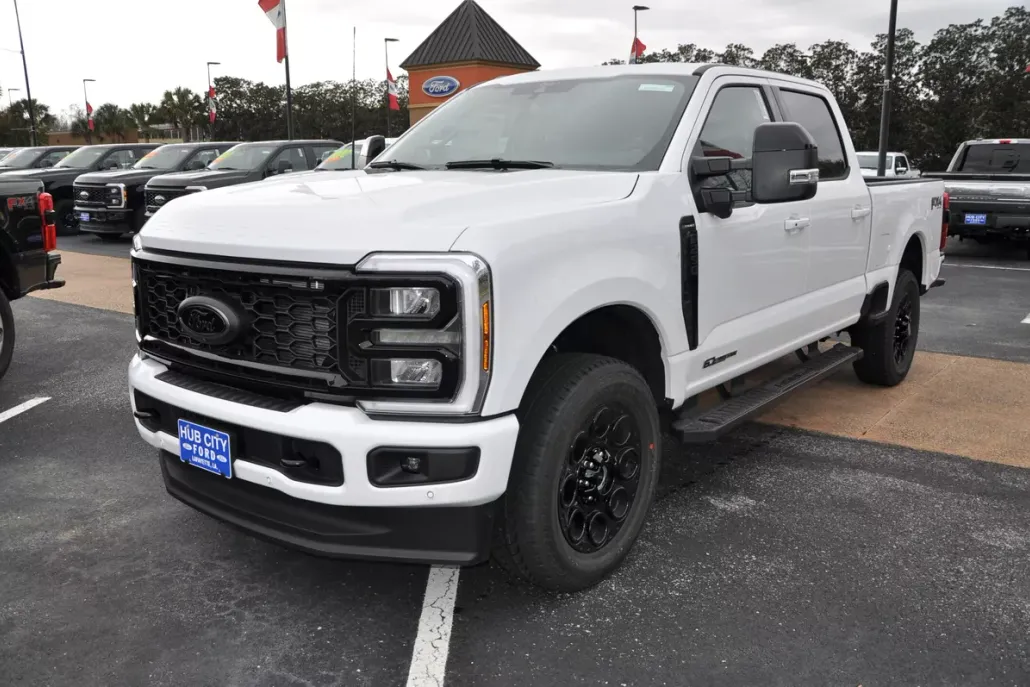 2025 Ford F-250 Lariat photo 1