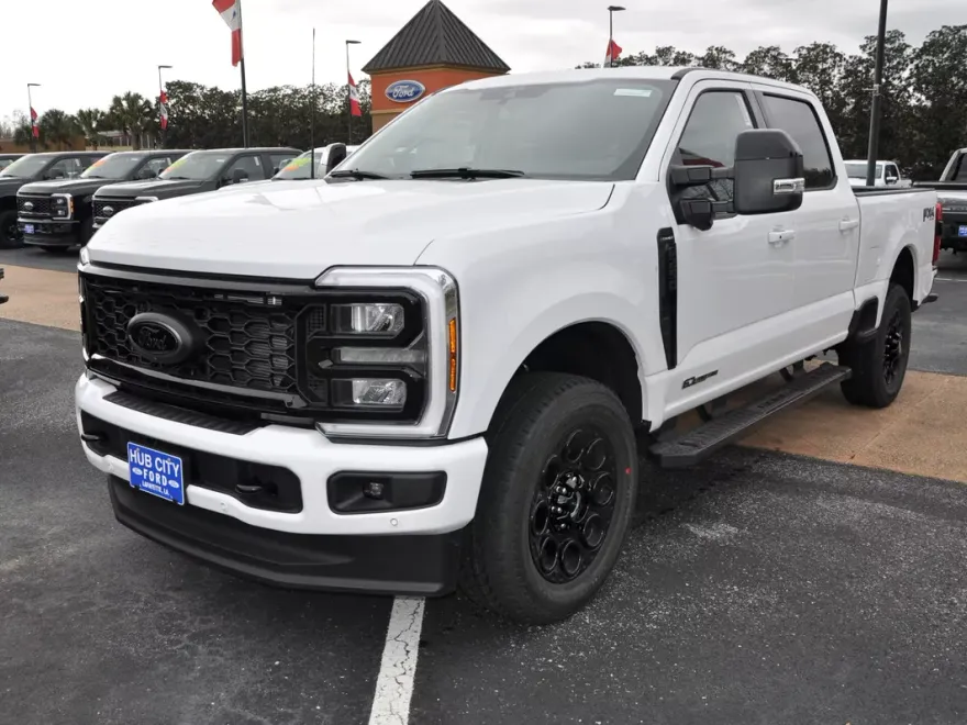 2025 Ford F-250 Lariat photo 1
