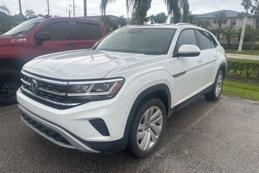 2023 Volkswagen Atlas Cross Sport V6 SE Technology photo 1