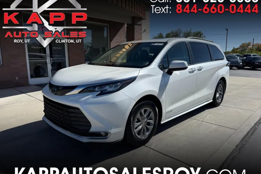 2021 Toyota Sienna XLE photo 1