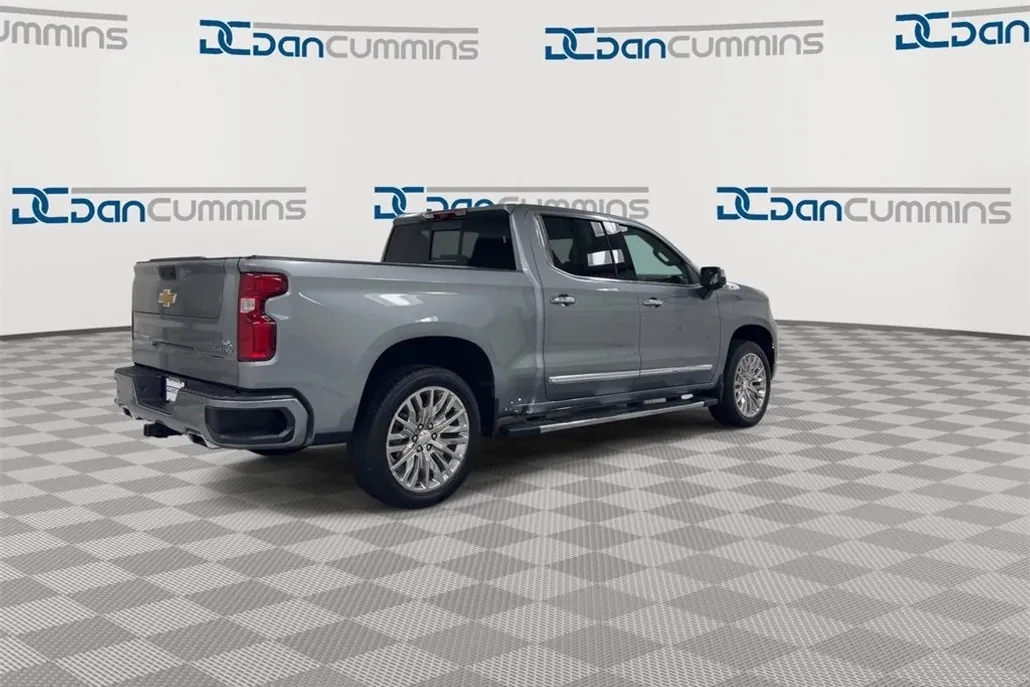 2024 Chevrolet Silverado 1500 High Country photo 1