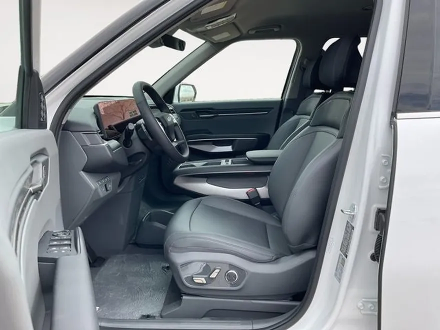 2026 Kia EV9 Light photo 1