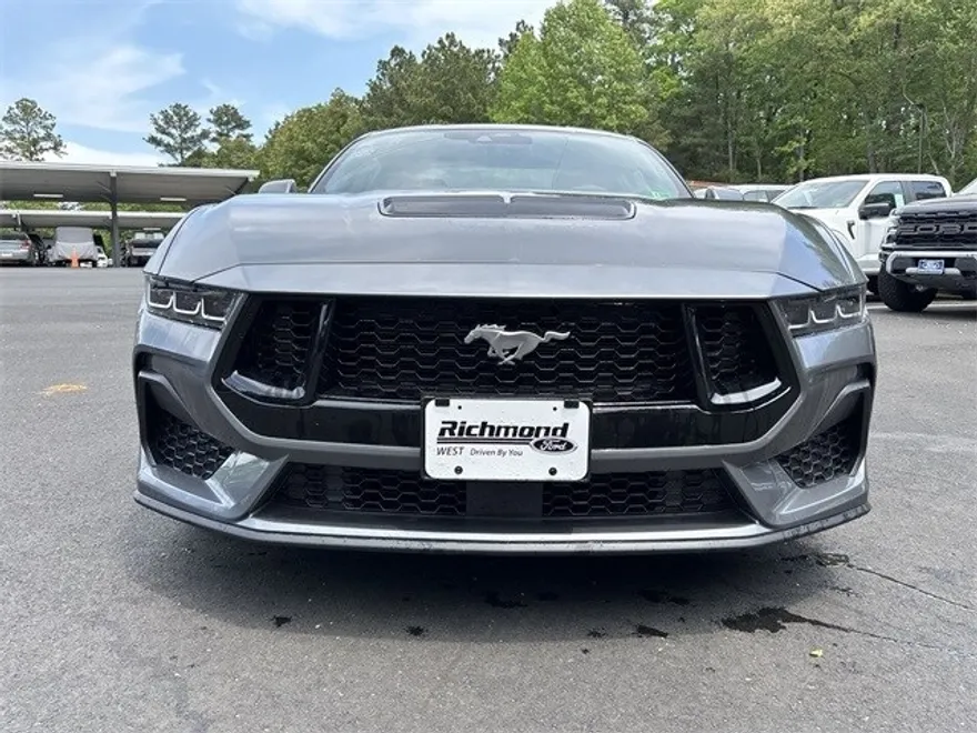 2025 Ford Mustang GT photo 3