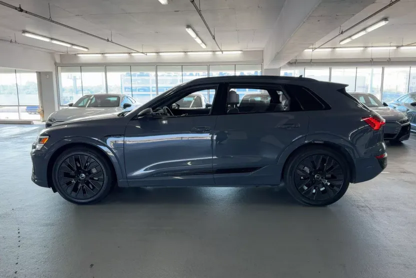 2024 Audi Q8 E-tron Prestige photo 1