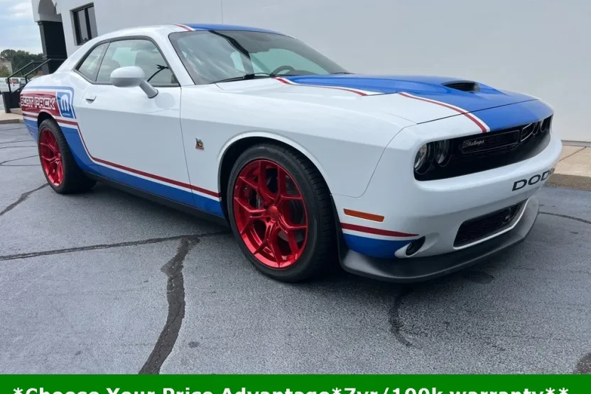 2023 Dodge Challenger R/T Scat Pack photo 1