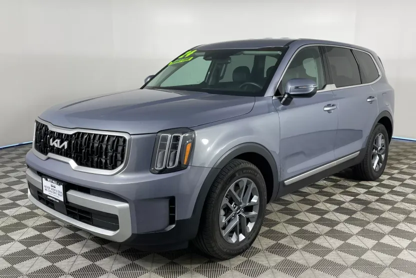 2024 Kia Telluride LX photo 1