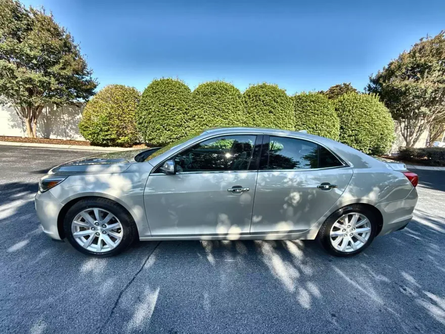 2013 Chevrolet Malibu LTZ photo 1