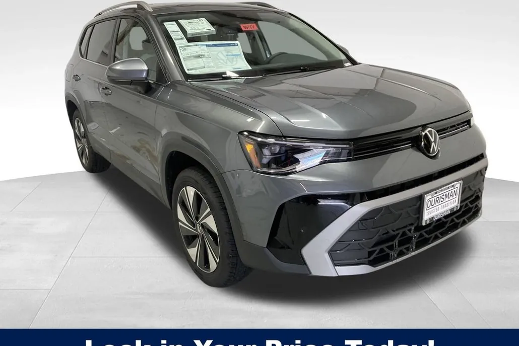 2025 Volkswagen Taos SE photo 1