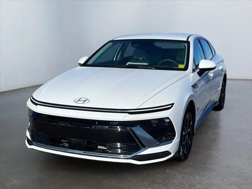 2024 Hyundai Sonata SEL photo 1