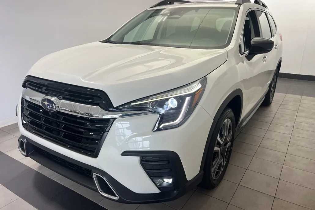 2025 Subaru Ascent Touring photo 1