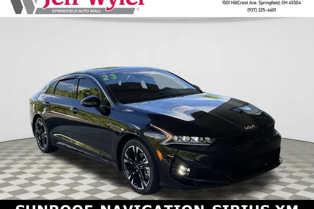 2023 Kia K5 GT-Line photo 1