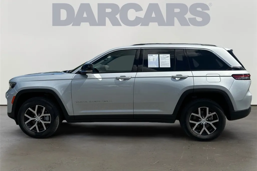2023 Jeep Grand Cherokee Limited photo 1