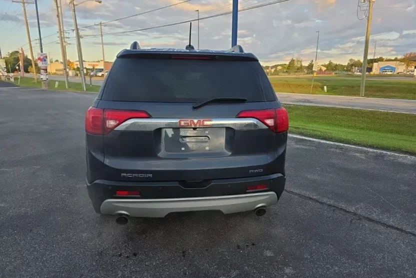 2019 Gmc Acadia SLT photo 1