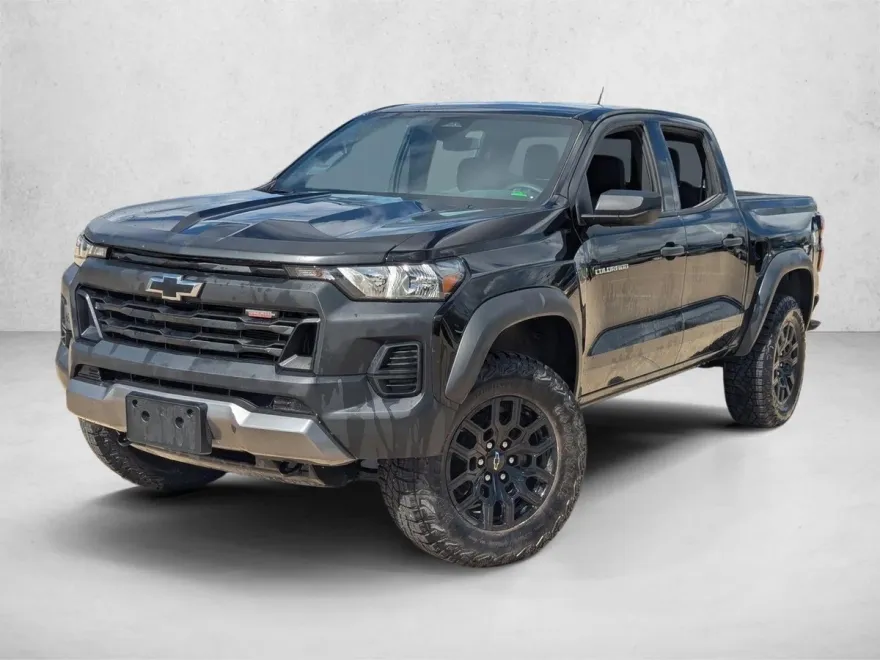 2024 Chevrolet Colorado Trail Boss photo 1