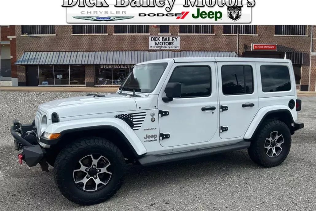 2018 Jeep Wrangler Unlimited Sahara photo 1