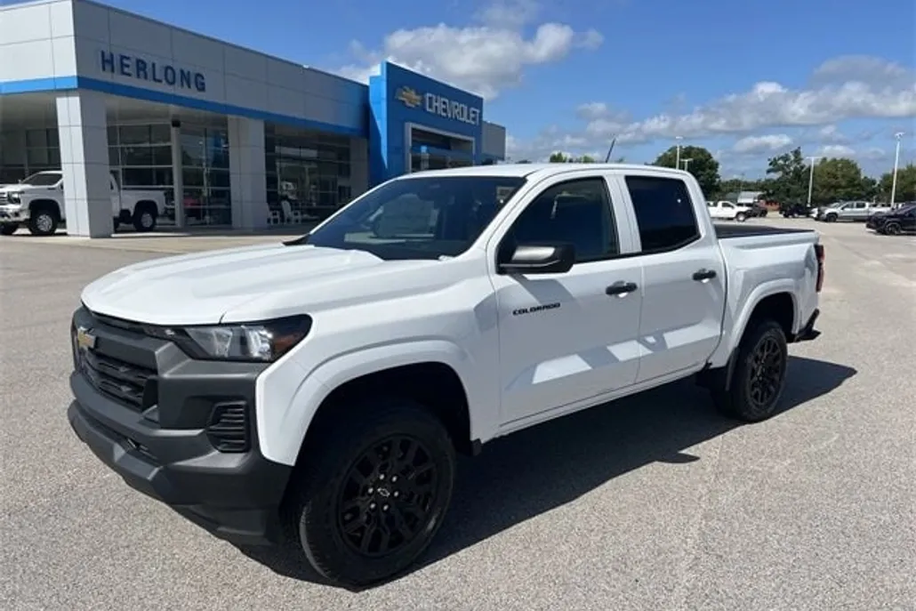 2025 Chevrolet Colorado LT photo 1