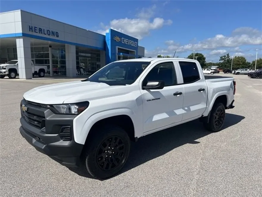 2025 Chevrolet Colorado LT photo 1