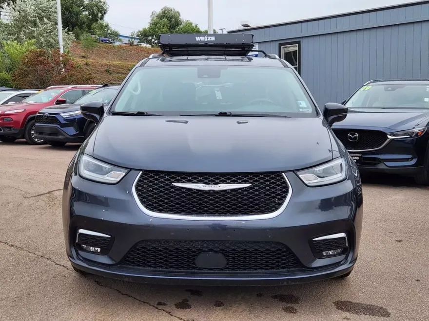 2021 Chrysler Pacifica Touring L photo 1