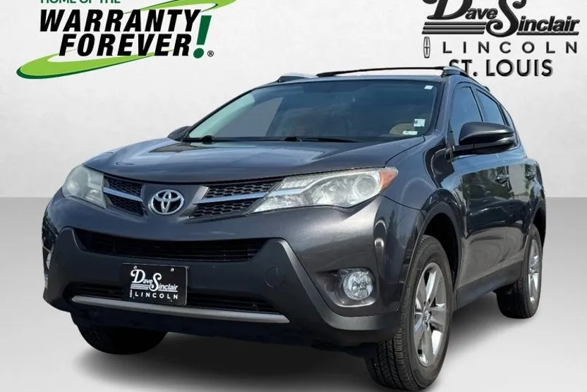 2015 Toyota RAV4 XLE photo 1