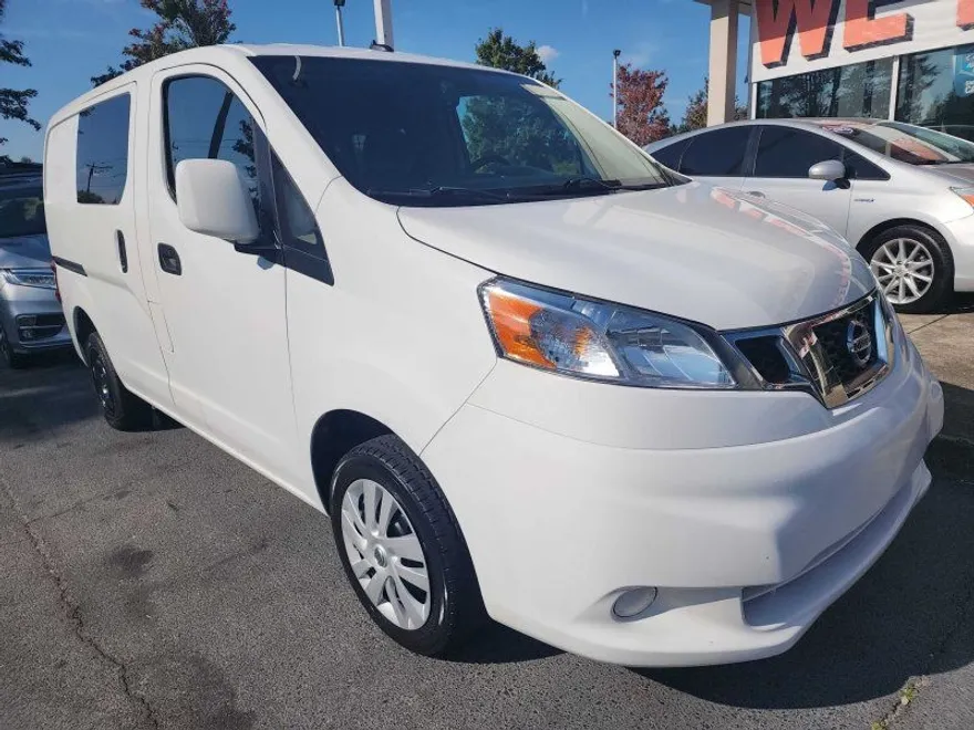 2020 Nissan NV200 SV photo 1