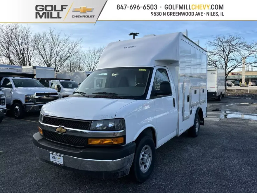 2025 Chevrolet Express 3500 Cutaway Van photo 1