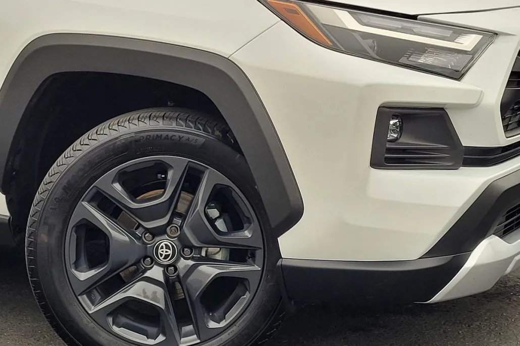 2022 Toyota RAV4 Adventure photo 1