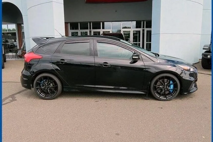 2017 Ford Focus RS photo 1