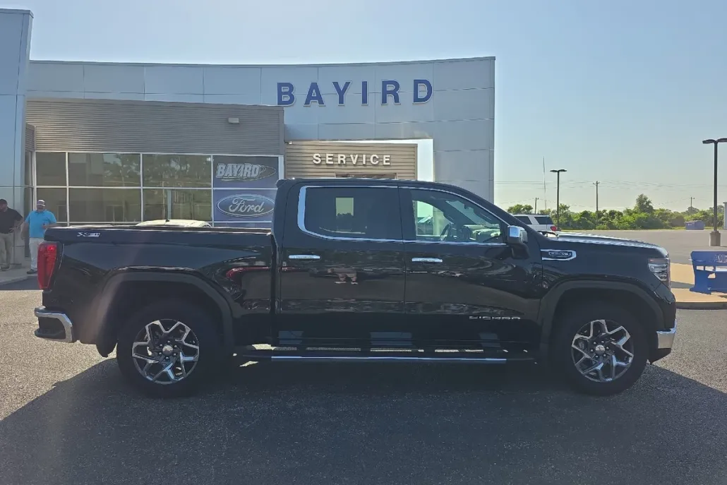 2024 Gmc Sierra 1500 SLT photo 1