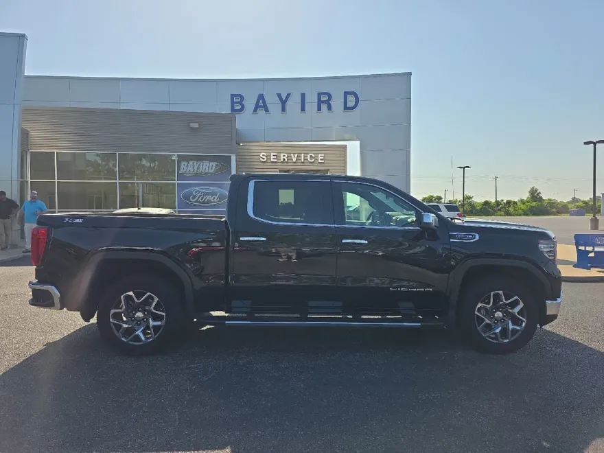 2024 Gmc Sierra 1500 SLT photo 1