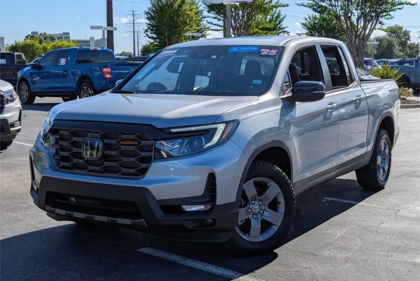 2025 Honda Ridgeline TrailSport photo 1