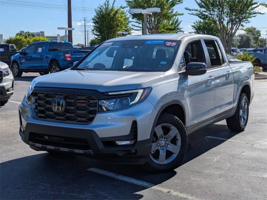 2025 Honda Ridgeline TrailSport photo 1